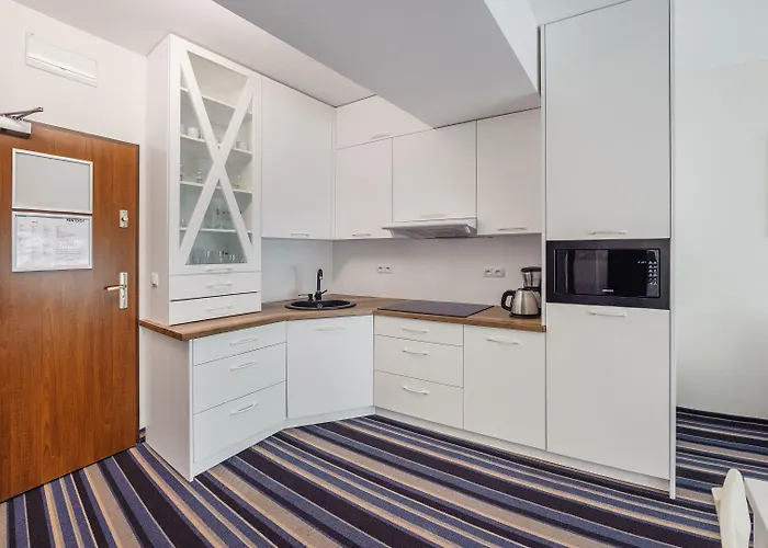 Arka I, Sun & Snow *